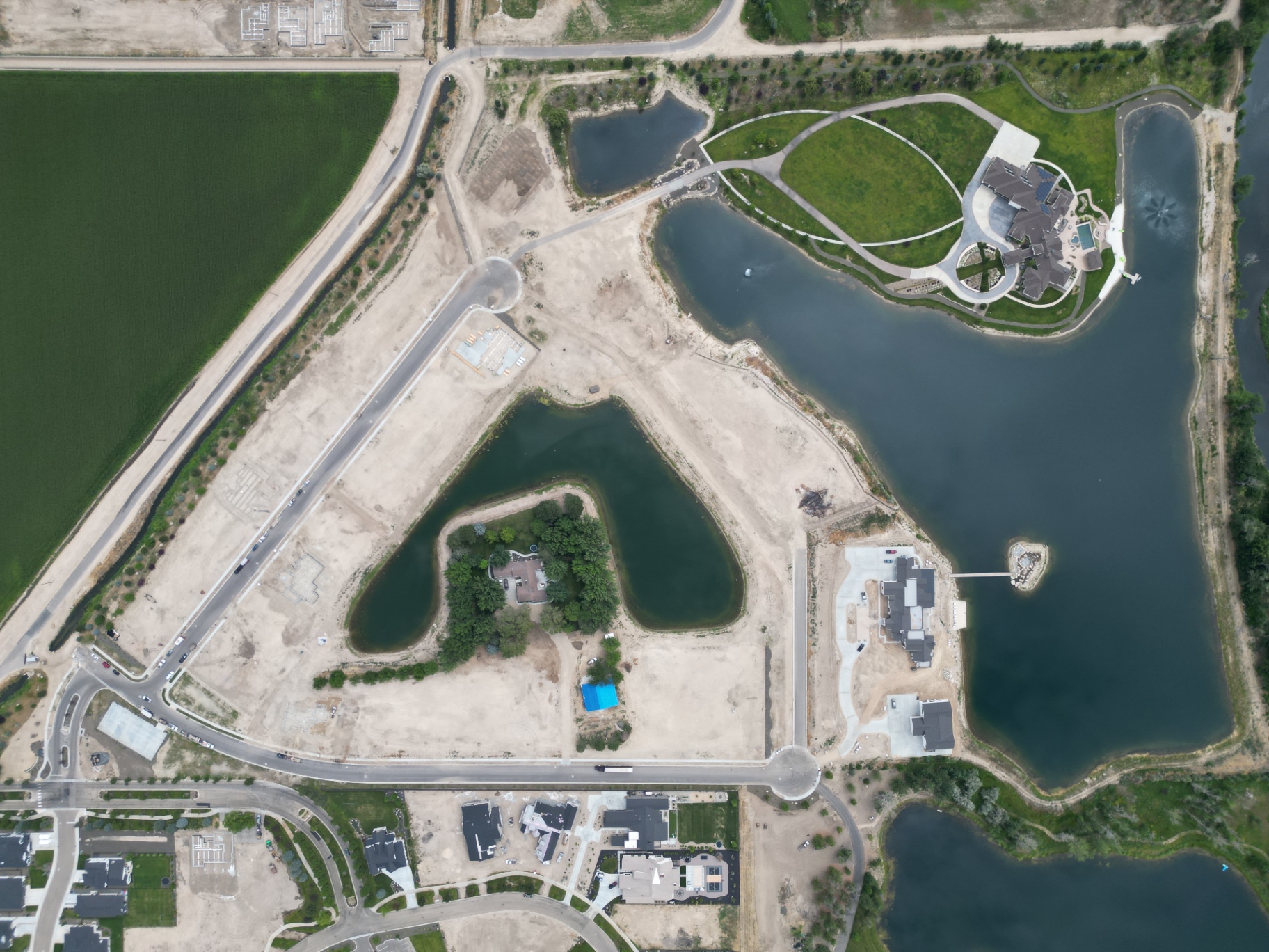 Lakehaven Estates — photo 1